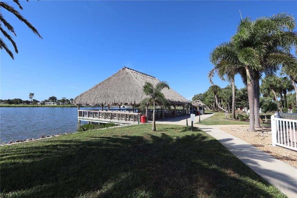 For Sale: $225,000 (2 beds, 2 baths, 1056 Square Feet)