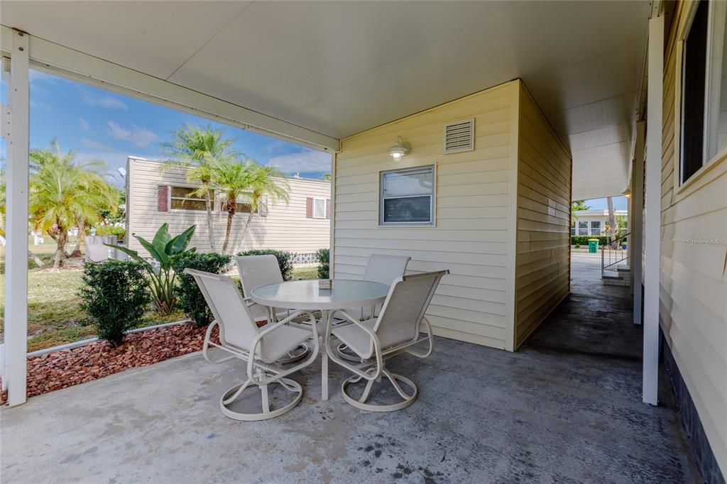 For Sale: $225,000 (2 beds, 2 baths, 1056 Square Feet)