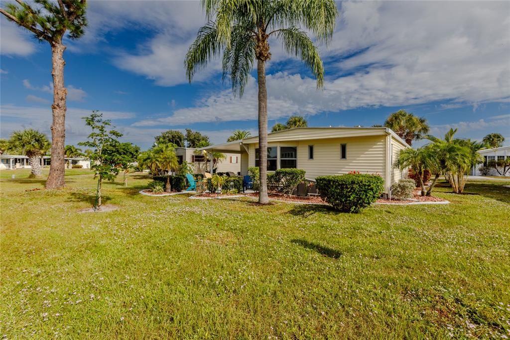 For Sale: $225,000 (2 beds, 2 baths, 1056 Square Feet)