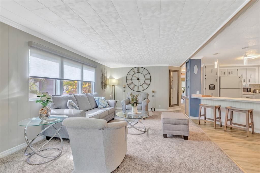 For Sale: $225,000 (2 beds, 2 baths, 1056 Square Feet)