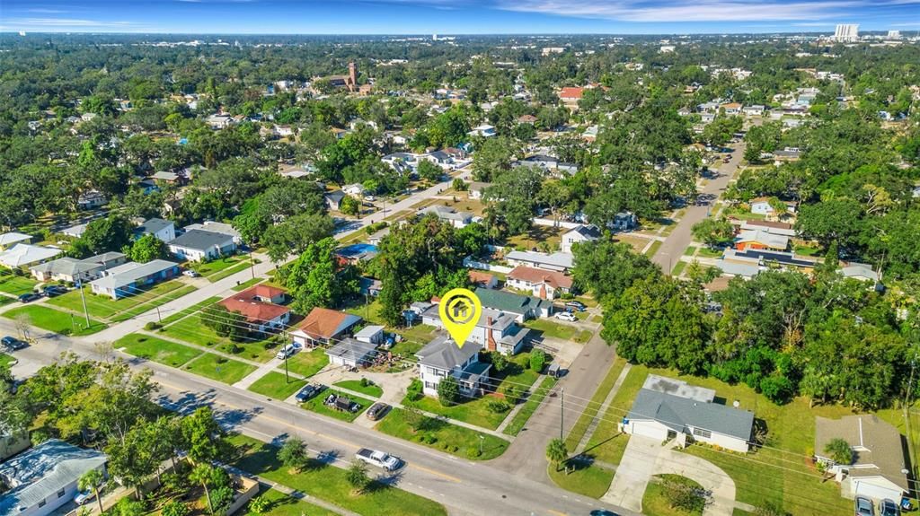 Под контрактом: $335,000 (3 спален, 2 ванн, 1970 Квадратных фут)