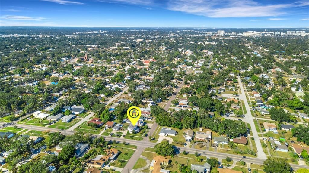 Под контрактом: $335,000 (3 спален, 2 ванн, 1970 Квадратных фут)