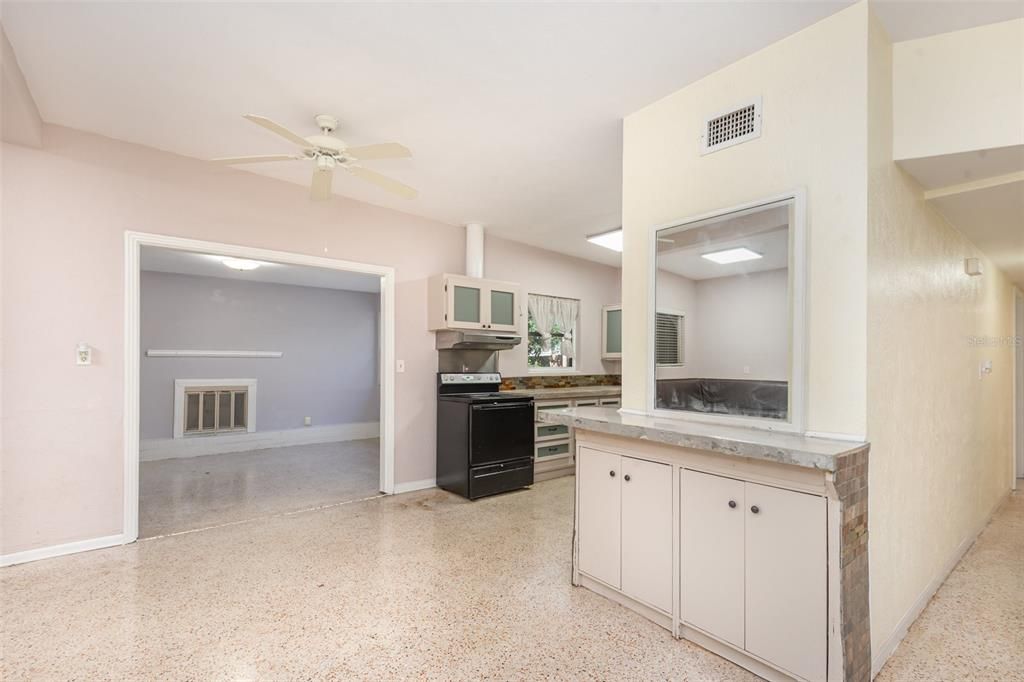 For Sale: $219,900 (3 beds, 2 baths, 1318 Square Feet)