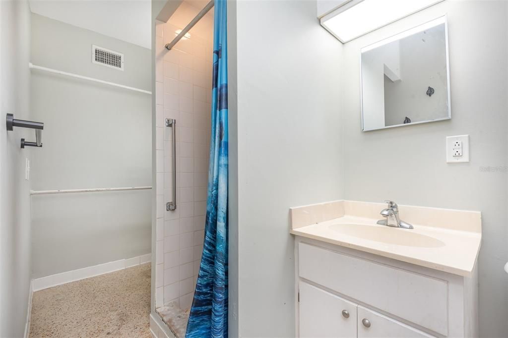 For Sale: $219,900 (3 beds, 2 baths, 1318 Square Feet)