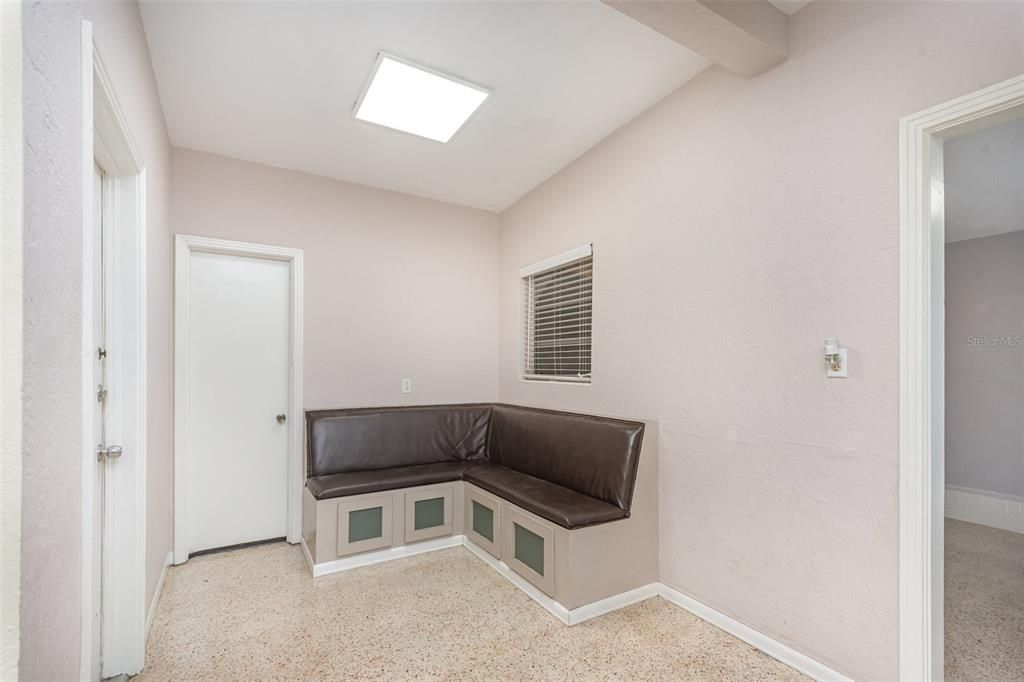 For Sale: $219,900 (3 beds, 2 baths, 1318 Square Feet)