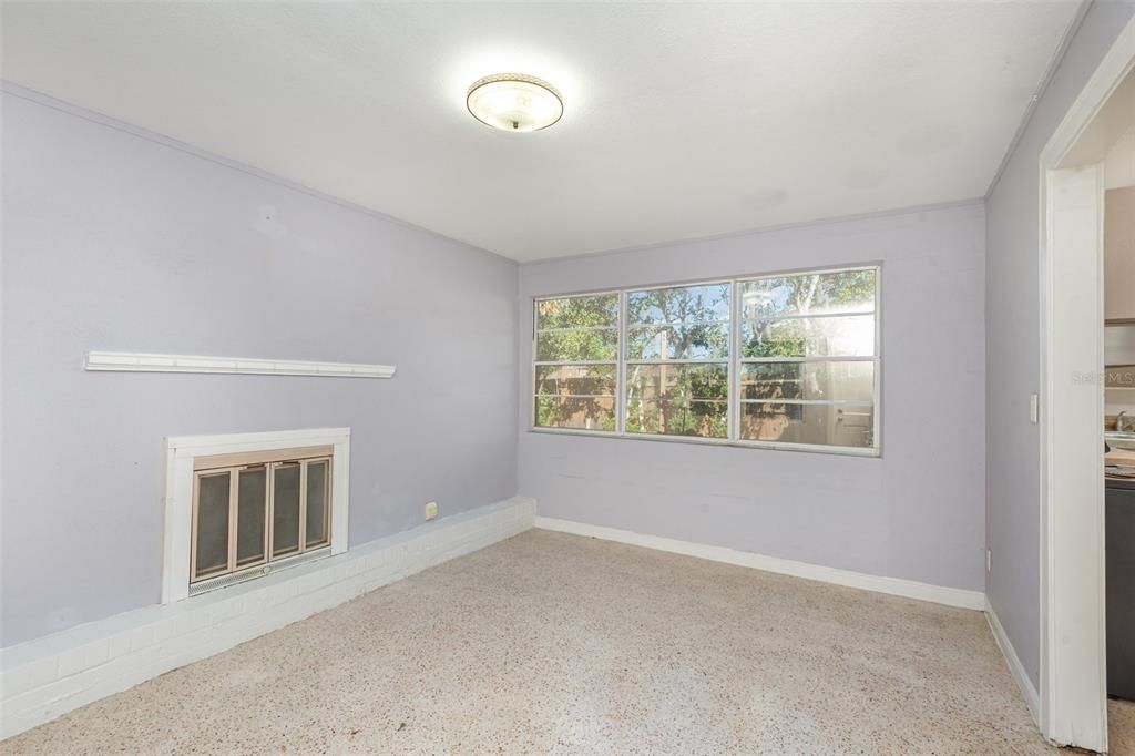 For Sale: $219,900 (3 beds, 2 baths, 1318 Square Feet)