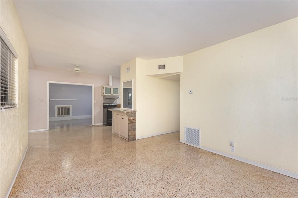 For Sale: $219,900 (3 beds, 2 baths, 1318 Square Feet)