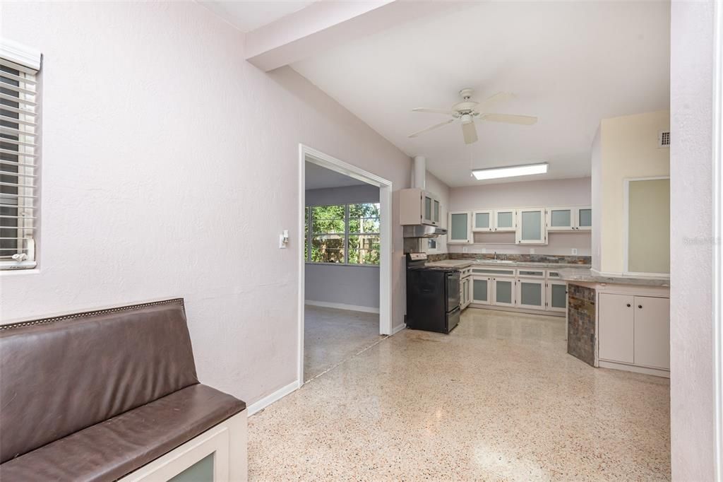 For Sale: $219,900 (3 beds, 2 baths, 1318 Square Feet)