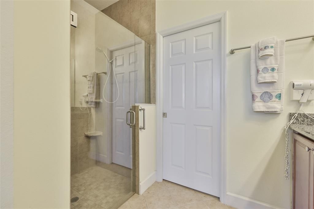 На продажу: $364,900 (2 спален, 2 ванн, 1668 Квадратных фут)