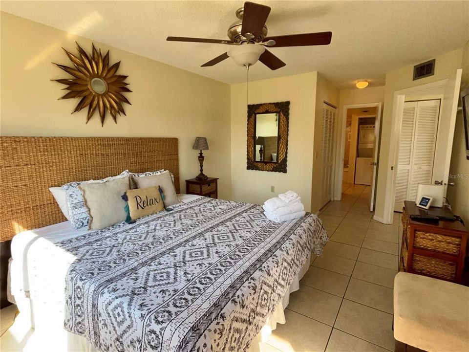 待售: $265,000 (1 贝兹, 1 浴室, 687 平方英尺)