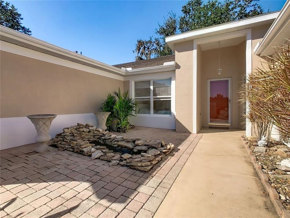 合同活跃: $260,000 (3 贝兹, 2 浴室, 1368 平方英尺)