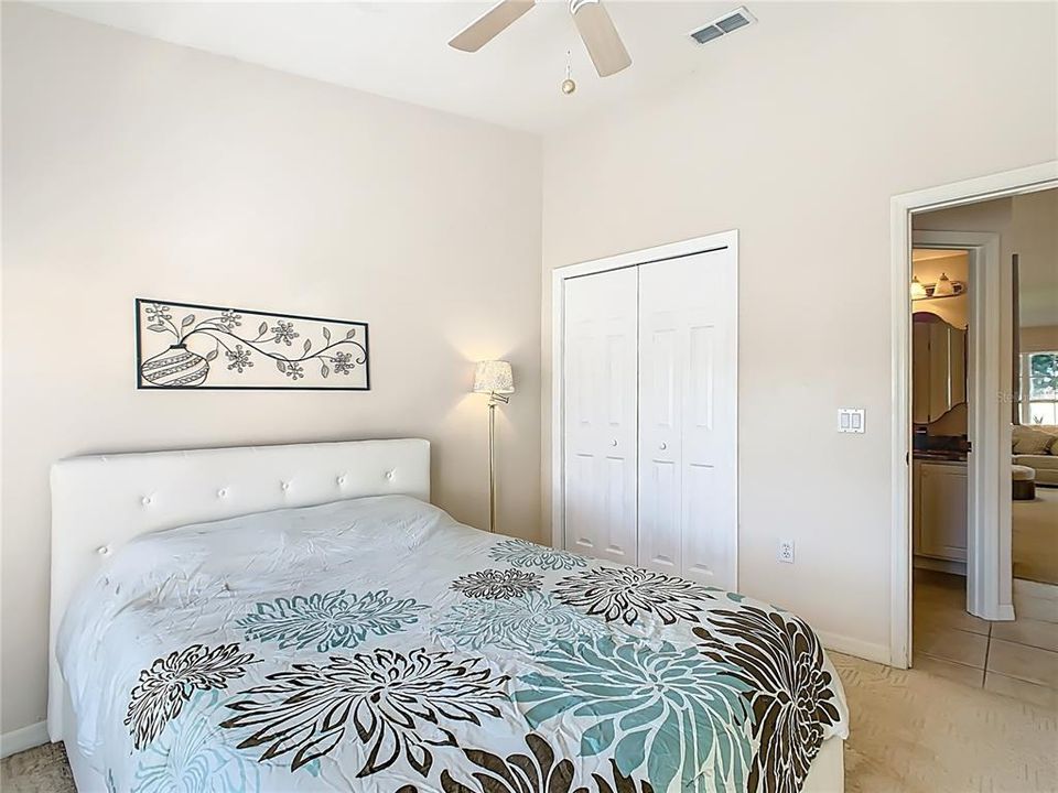 合同活跃: $260,000 (3 贝兹, 2 浴室, 1368 平方英尺)