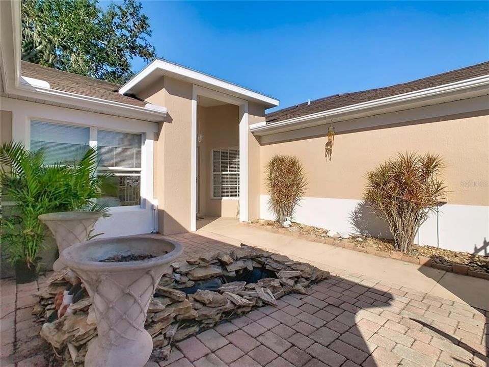 合同活跃: $260,000 (3 贝兹, 2 浴室, 1368 平方英尺)