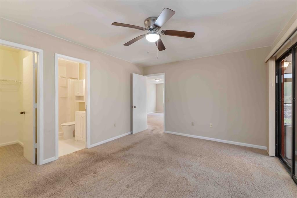 For Sale: $215,000 (2 beds, 2 baths, 1080 Square Feet)