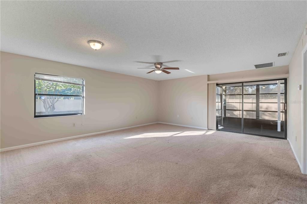 For Sale: $215,000 (2 beds, 2 baths, 1080 Square Feet)