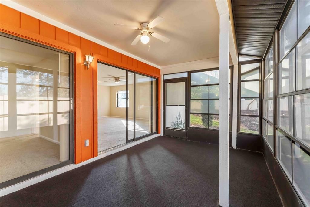 For Sale: $215,000 (2 beds, 2 baths, 1080 Square Feet)