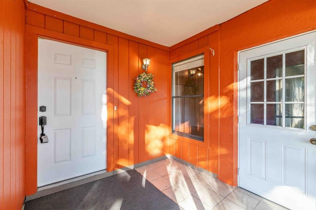 For Sale: $215,000 (2 beds, 2 baths, 1080 Square Feet)