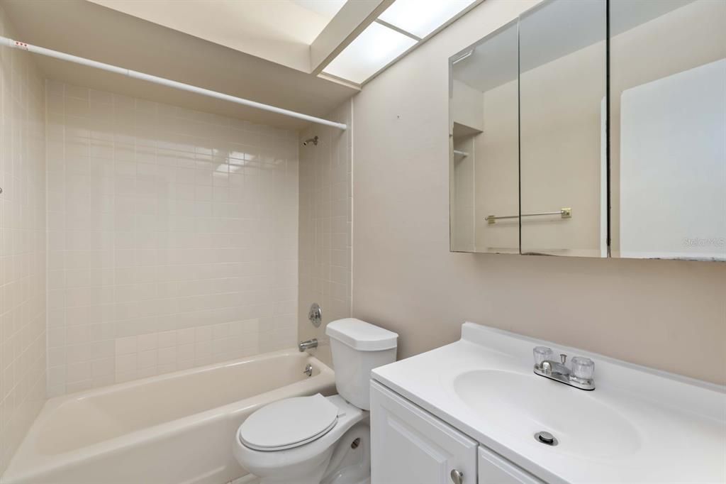 For Sale: $215,000 (2 beds, 2 baths, 1080 Square Feet)