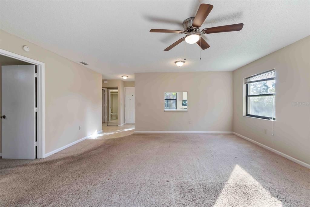 For Sale: $215,000 (2 beds, 2 baths, 1080 Square Feet)