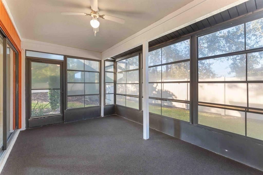 For Sale: $215,000 (2 beds, 2 baths, 1080 Square Feet)