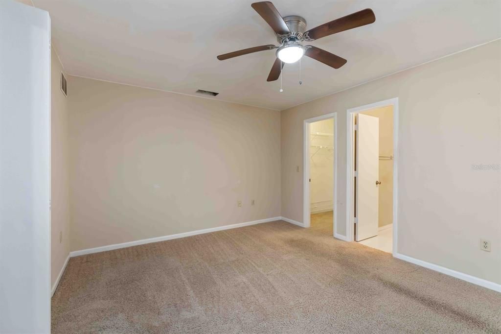 For Sale: $215,000 (2 beds, 2 baths, 1080 Square Feet)