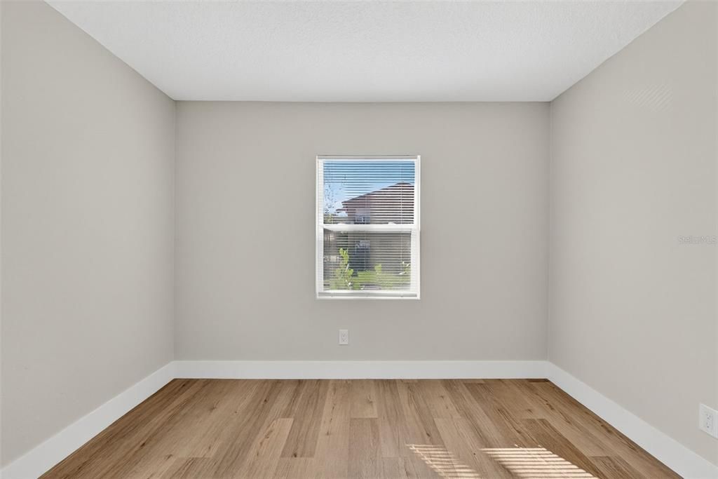 For Sale: $299,980 (3 beds, 1 baths, 864 Square Feet)