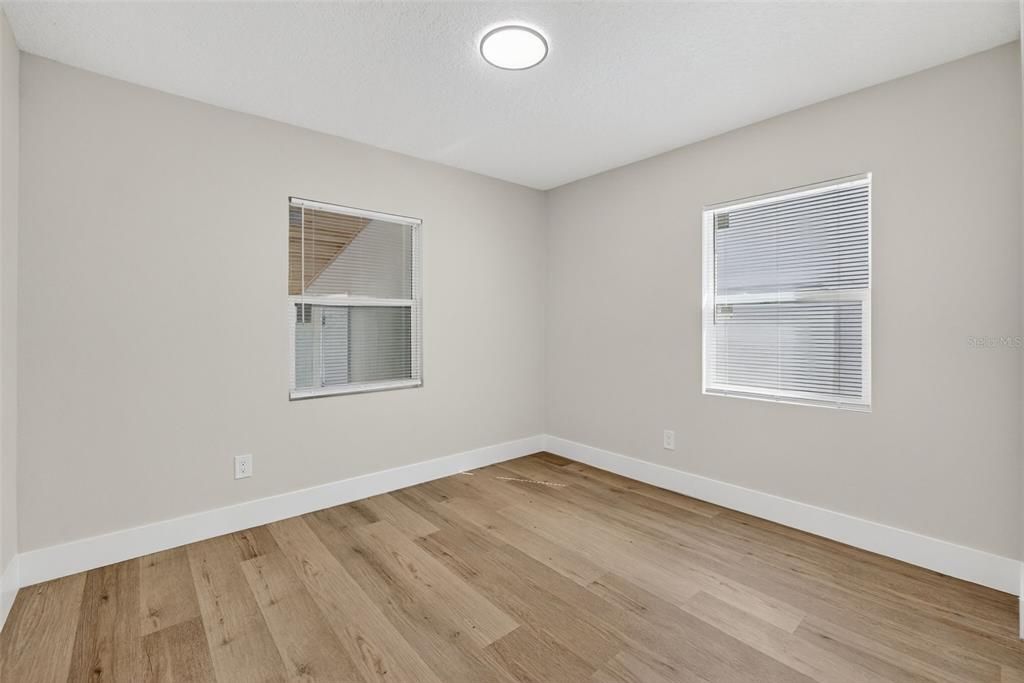 For Sale: $299,980 (3 beds, 1 baths, 864 Square Feet)