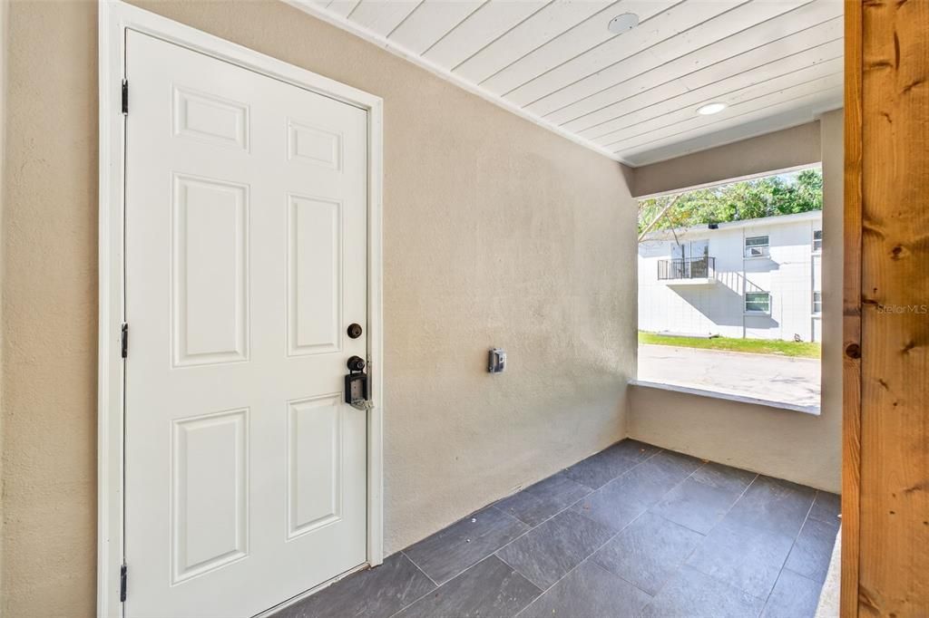 For Sale: $299,980 (3 beds, 1 baths, 864 Square Feet)