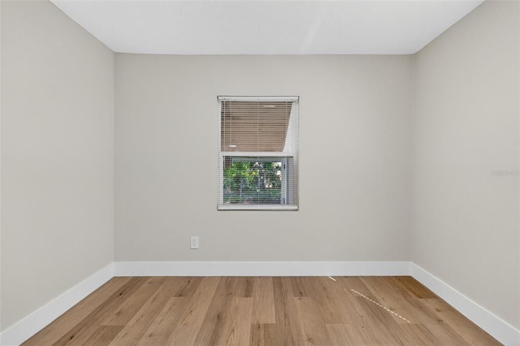 For Sale: $299,980 (3 beds, 1 baths, 864 Square Feet)