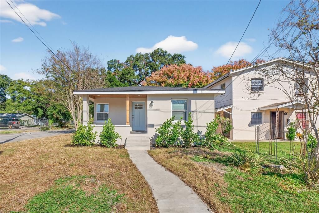 For Sale: $299,980 (3 beds, 1 baths, 864 Square Feet)