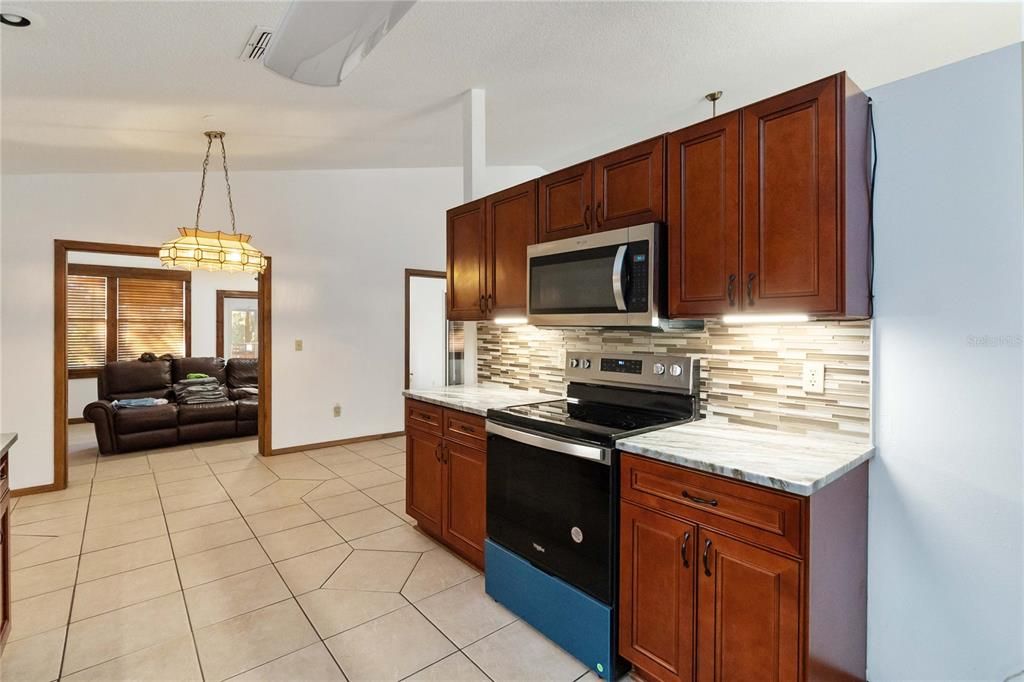 For Sale: $340,000 (3 beds, 2 baths, 1342 Square Feet)