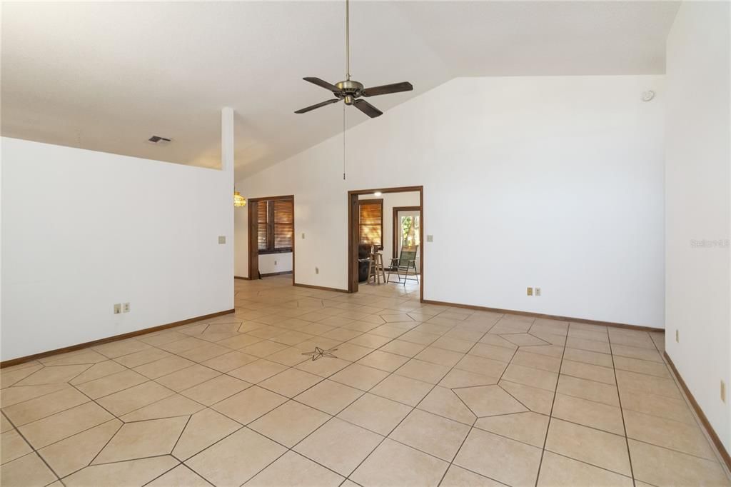 For Sale: $340,000 (3 beds, 2 baths, 1342 Square Feet)