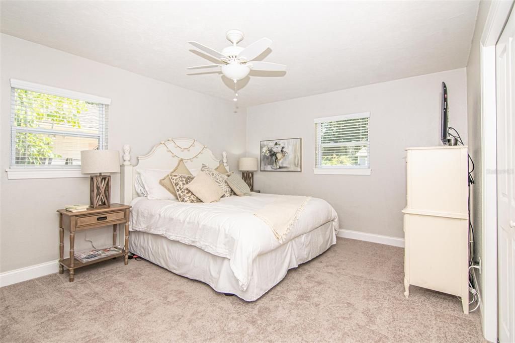 For Sale: $875,000 (3 beds, 2 baths, 1705 Square Feet)