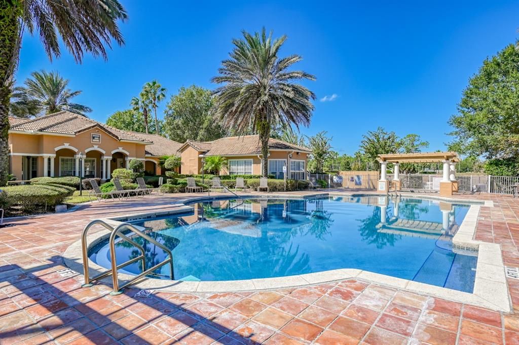 For Sale: $199,000 (2 beds, 2 baths, 1131 Square Feet)