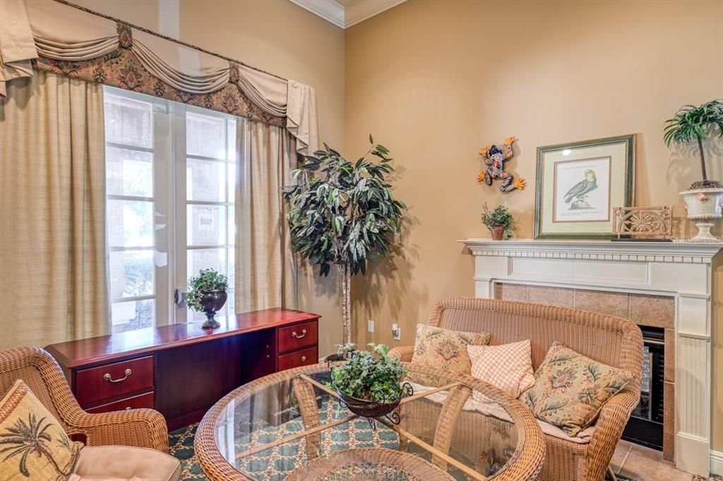 For Sale: $199,000 (2 beds, 2 baths, 1131 Square Feet)