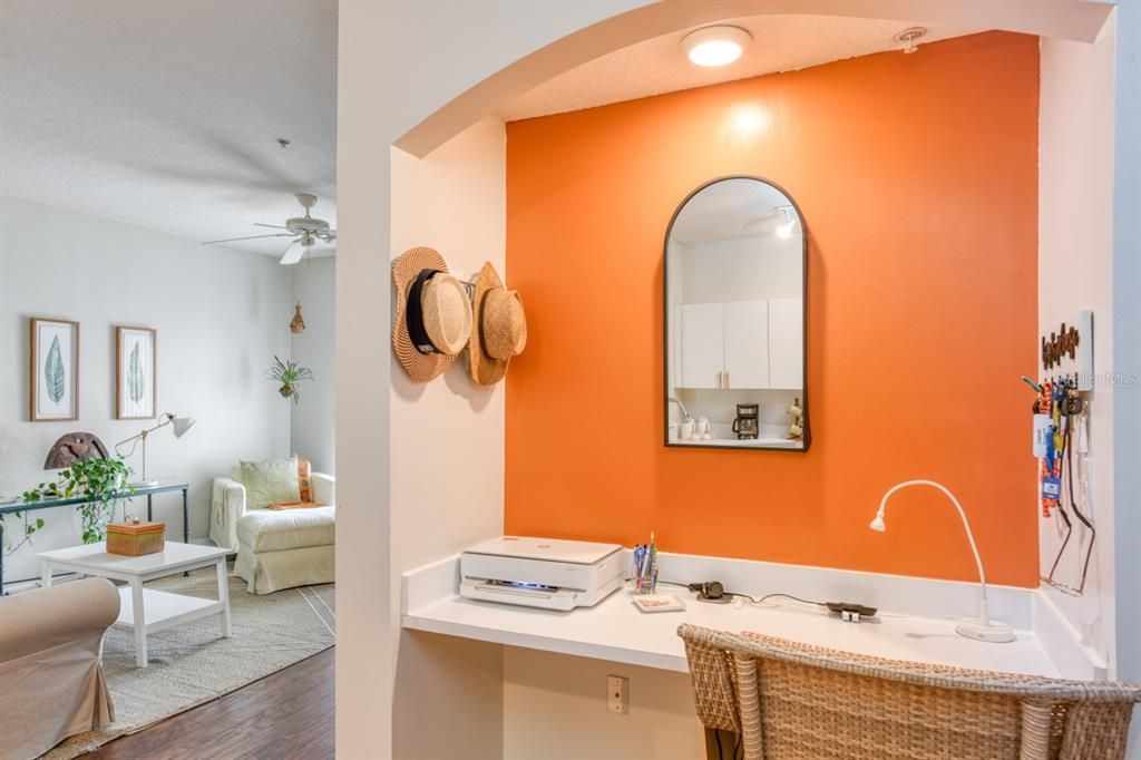 For Sale: $199,000 (2 beds, 2 baths, 1131 Square Feet)