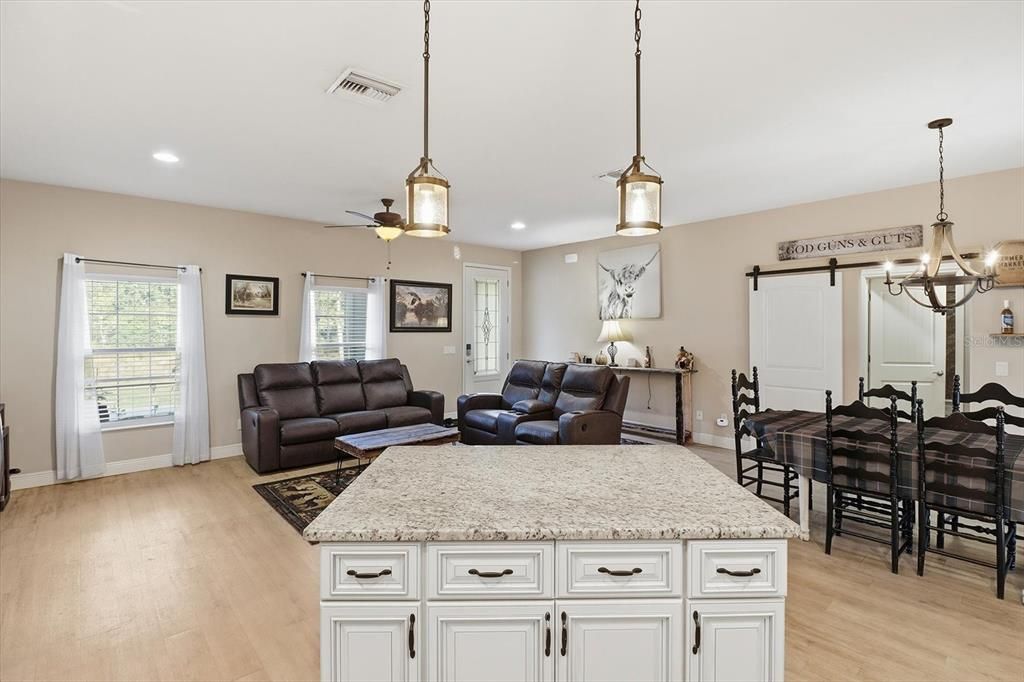 En Venta: $289,750 (3 camas, 2 baños, 1628 Pies cuadrados)