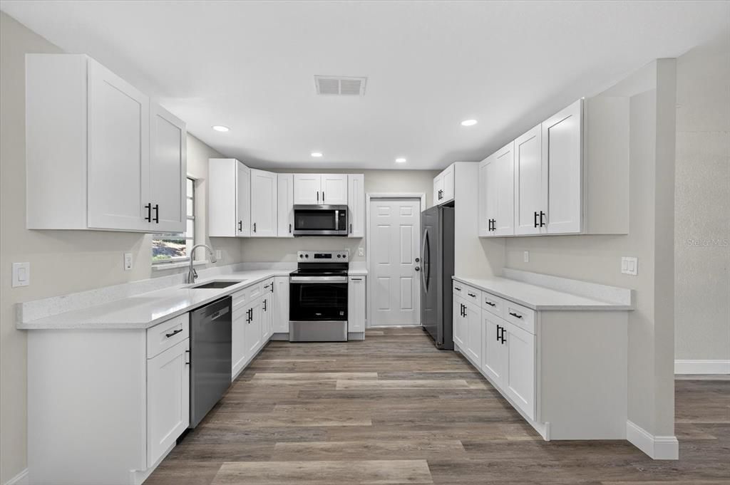 En Venta: $350,000 (3 camas, 2 baños, 1141 Pies cuadrados)