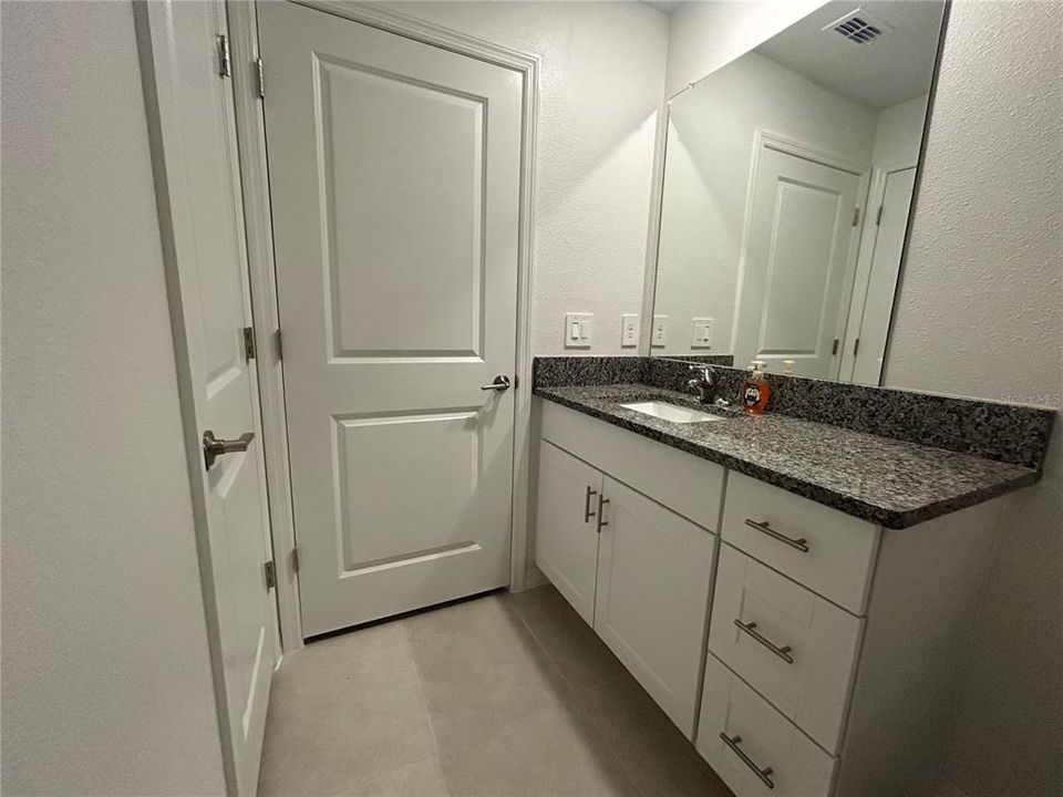 For Rent: $2,500 (4 beds, 2 baths, 1936 Square Feet)