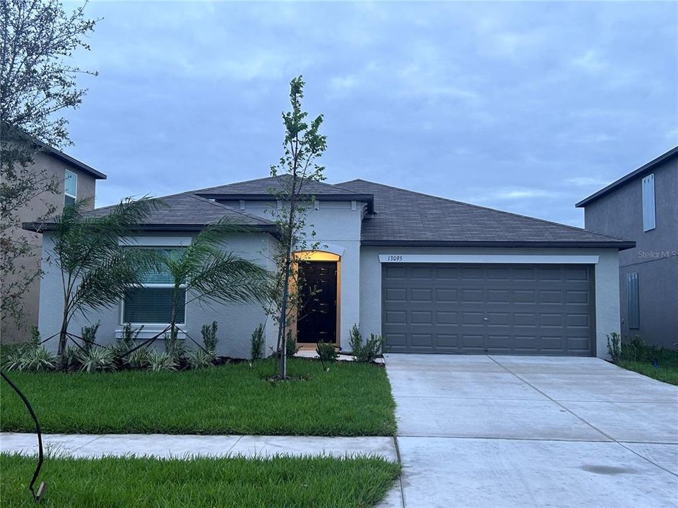 For Rent: $2,500 (4 beds, 2 baths, 1936 Square Feet)