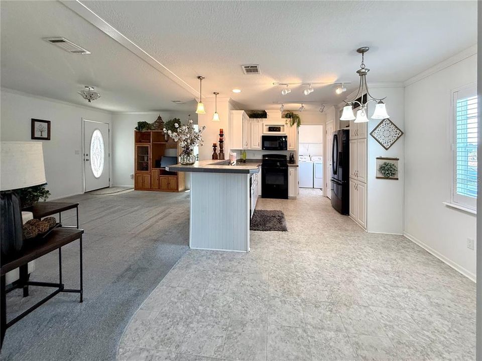 For Sale: $237,000 (2 beds, 2 baths, 1400 Square Feet)