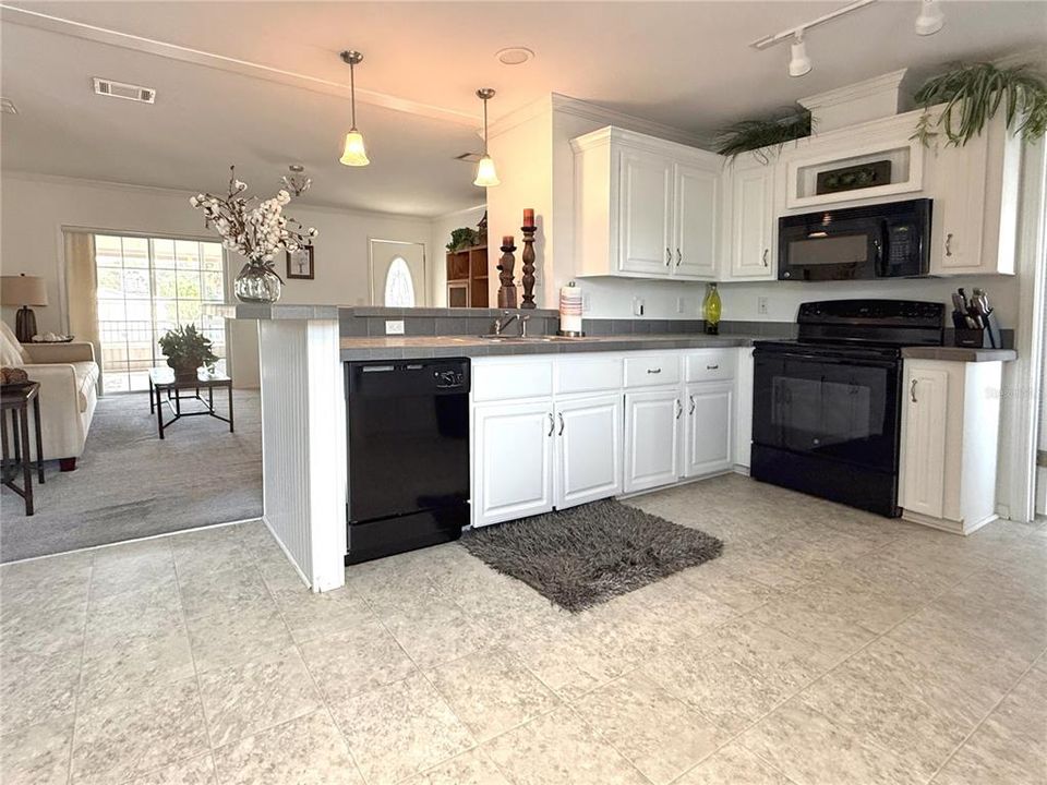 For Sale: $237,000 (2 beds, 2 baths, 1400 Square Feet)