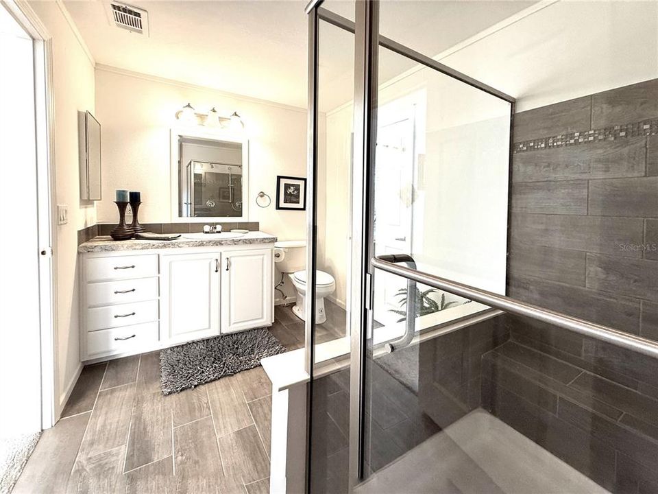 For Sale: $237,000 (2 beds, 2 baths, 1400 Square Feet)