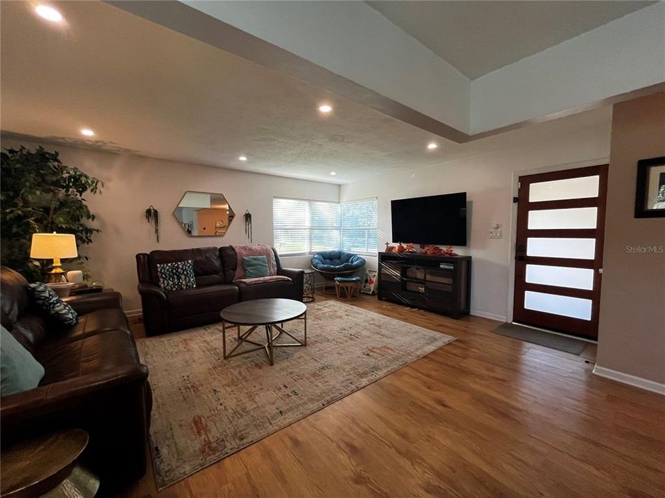 待售: $449,900 (3 贝兹, 3 浴室, 1786 平方英尺)