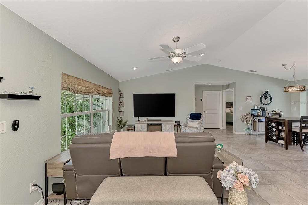 На продажу: $490,000 (3 спален, 2 ванн, 1622 Квадратных фут)