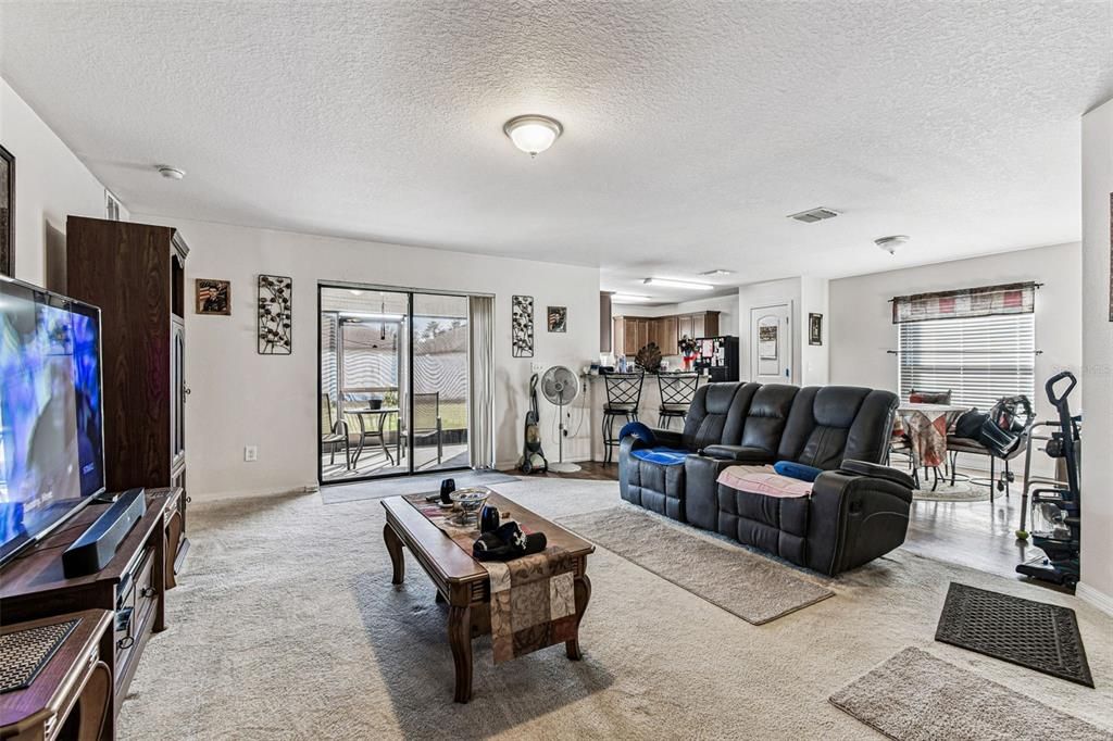 待售: $299,000 (3 贝兹, 2 浴室, 1613 平方英尺)