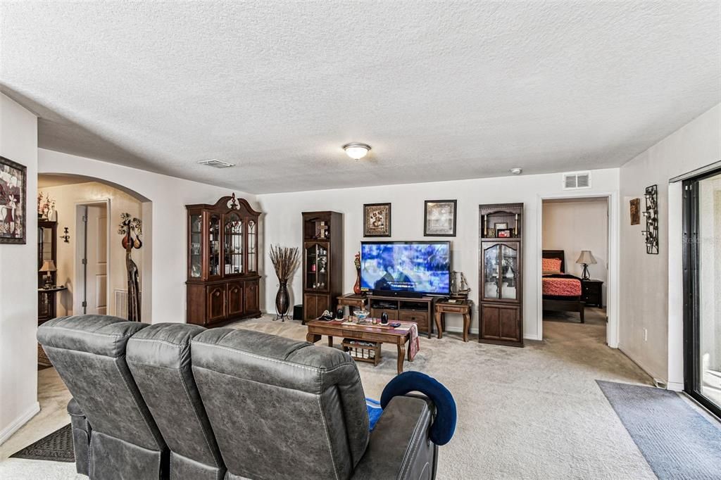 待售: $299,000 (3 贝兹, 2 浴室, 1613 平方英尺)