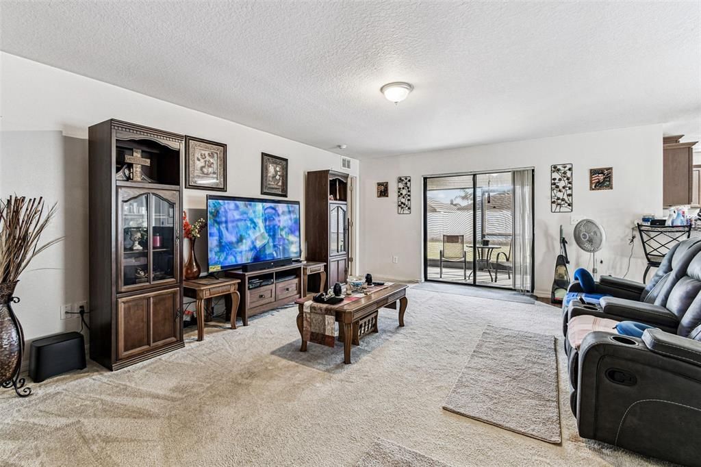 待售: $299,000 (3 贝兹, 2 浴室, 1613 平方英尺)