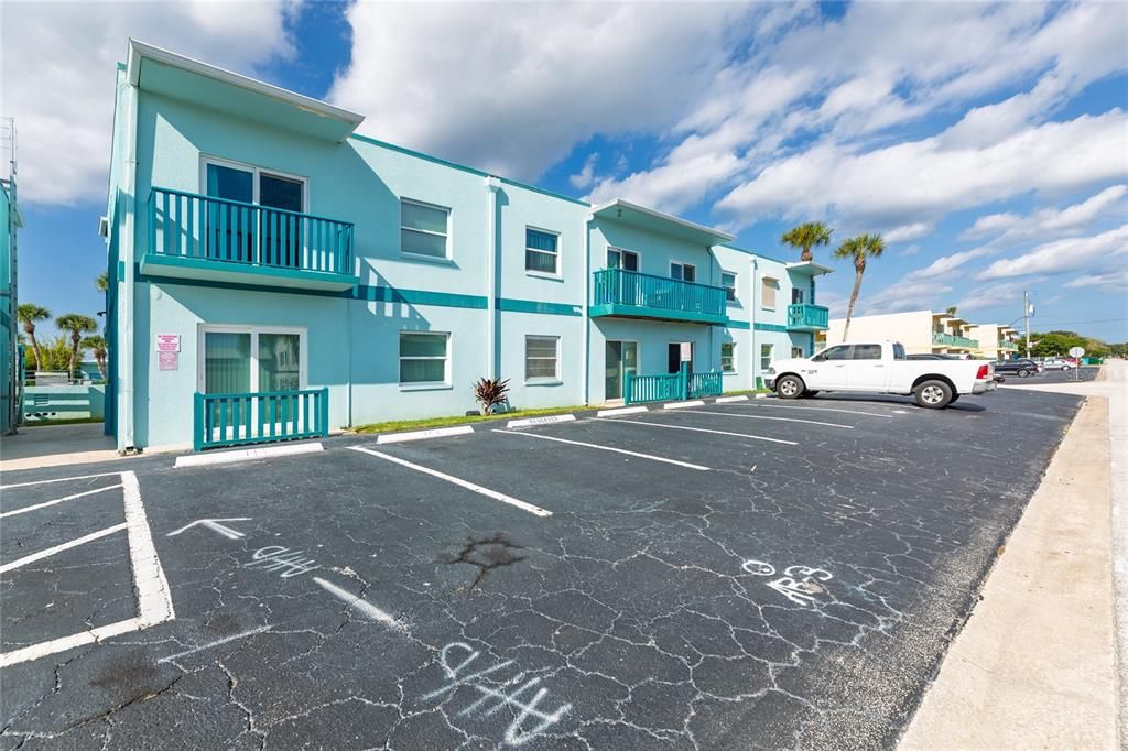 待售: $159,000 (1 贝兹, 1 浴室, 726 平方英尺)