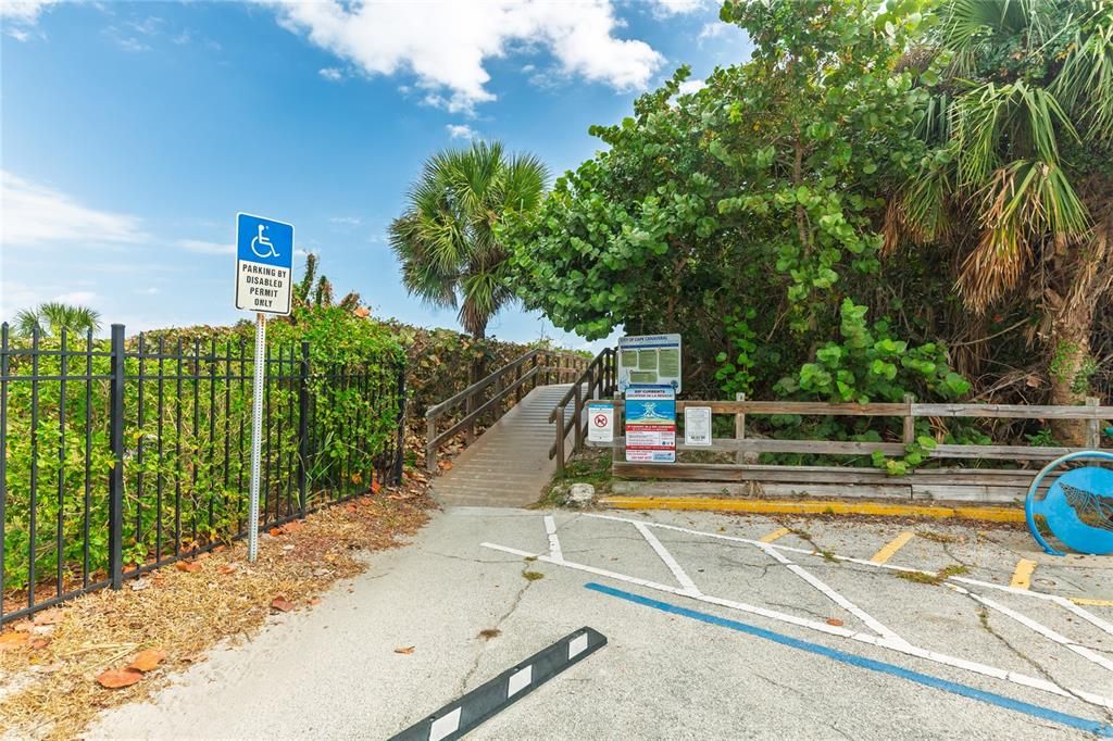 待售: $159,000 (1 贝兹, 1 浴室, 726 平方英尺)